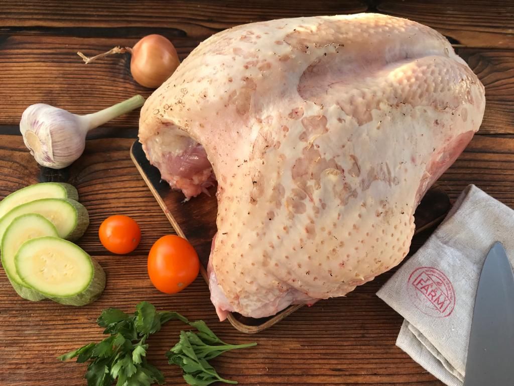 Cele ćureće grudi (~ 3-4 kg, cena po kg 785 rubalja)