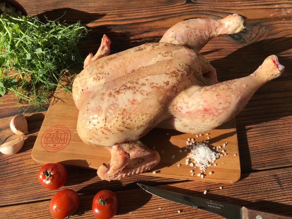 Pile brojler (trup ~ 1,5 kg, cena po kg 590 rubalja)