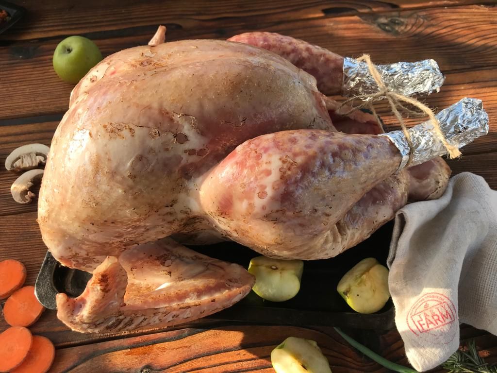 Cela ćurka za pečenje (~ 7-8 kg, cena po kg 790 rubalja)
