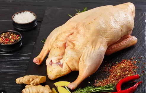 Cela mošusna patka (trup ~ 1,8 kg, cena po kg 830 rubalja)