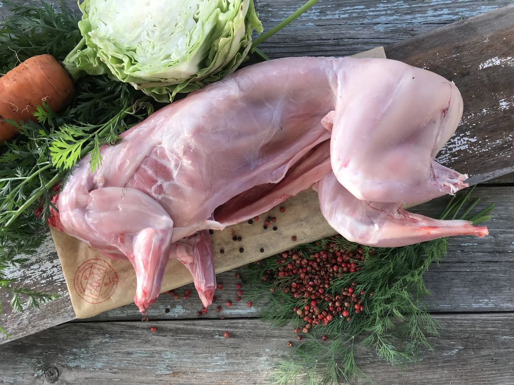 Meso zeca (trup ~ 2 kg, cena po kg 770 rubalja)