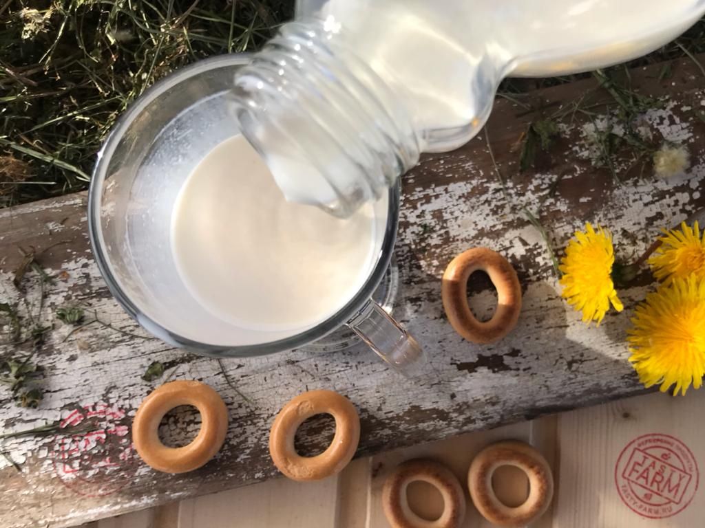 Prirodno kravlje mleko (1 l)