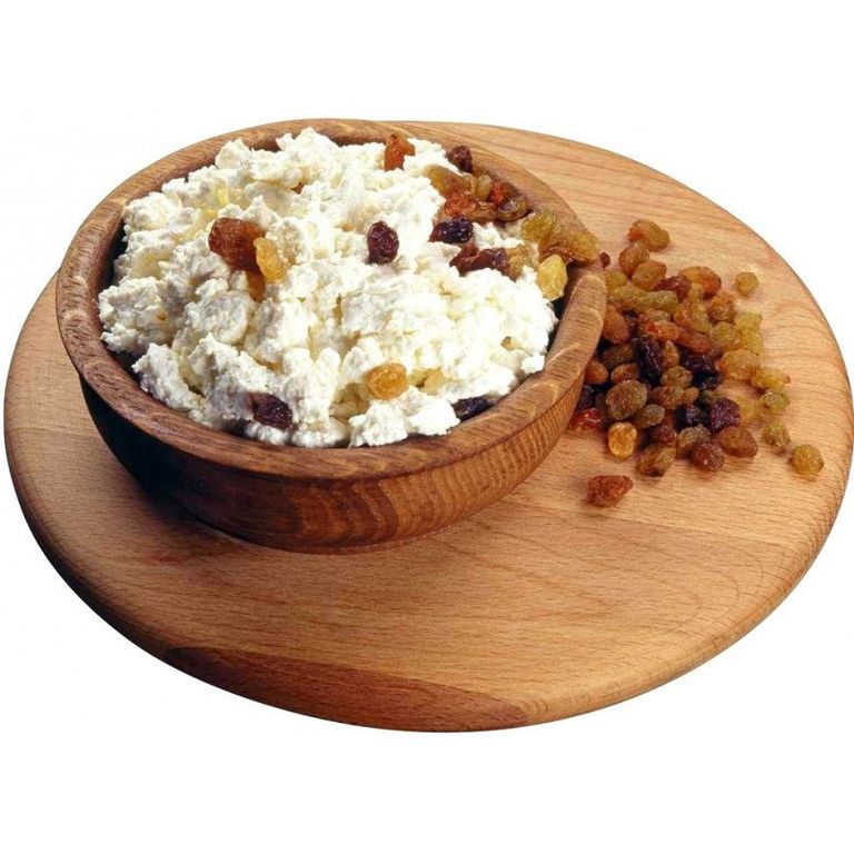 Krem od mladog sira sa suvim grožđem (pakovanje 0,2 kg, cena po kg 875 rubalja)