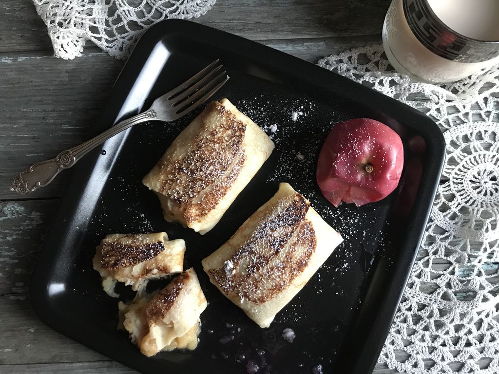 Palačinke sa jabukama (težina pakovanja 500 g), cena po kg 770 rub.